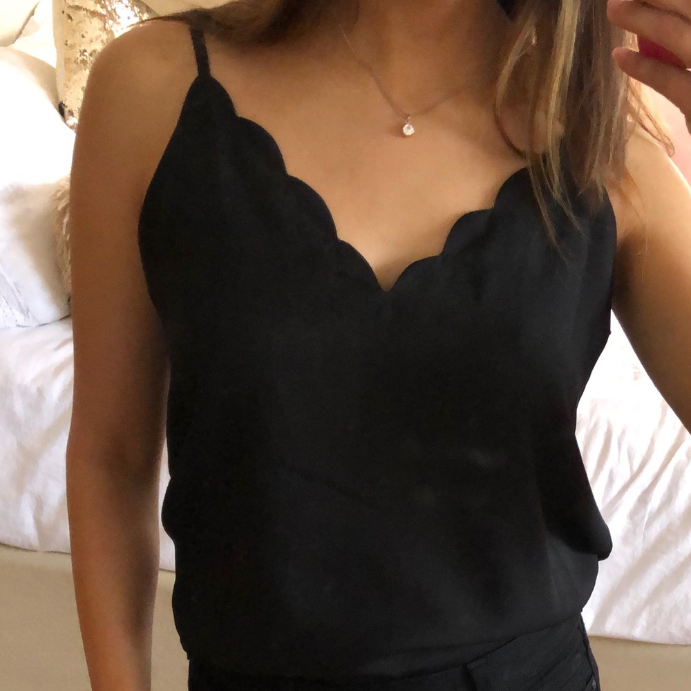 Black chiffon Scalloped V-neck cami